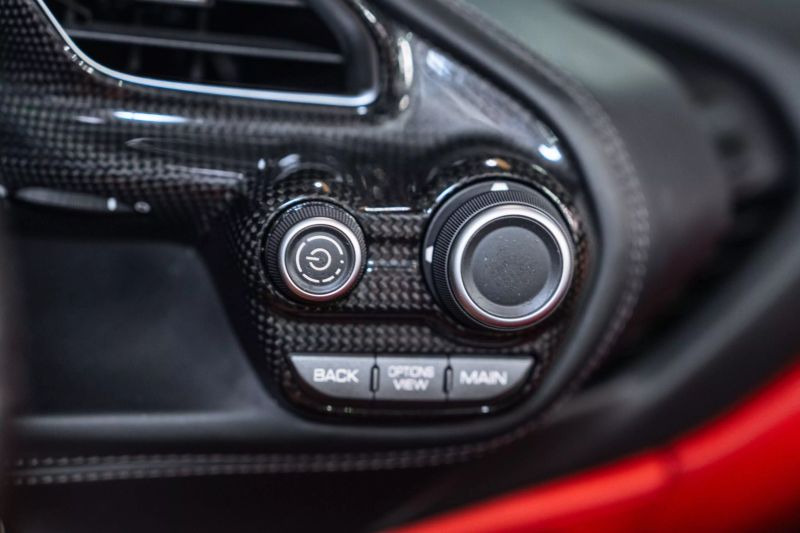 https://imagesdl.dealercenter.net/800/600/202505-af660dd2f0294ab5be0cf15f63689580.jpg