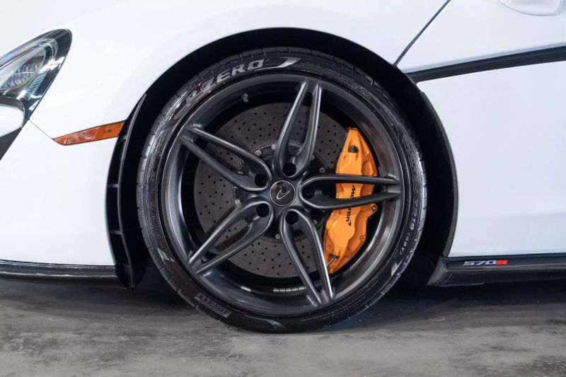 https://imagesdl.dealercenter.net/800/600/202505-aff1aa14bbab46be96bc99fabf8a9df9.jpg