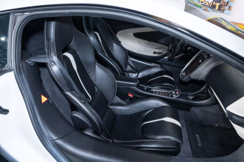 https://imagesdl.dealercenter.net/800/600/202505-bd235227a57240bfb35203b8d7cede40.jpg