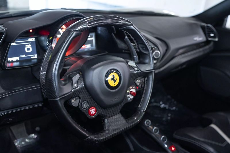 https://imagesdl.dealercenter.net/800/600/202505-c699c0dbcde440f3b84965745a994a71.jpg