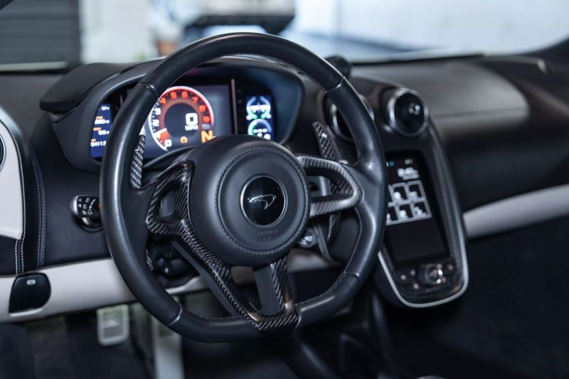 https://imagesdl.dealercenter.net/800/600/202505-c899fffaa81b4a88ad686d627a57d603.jpg