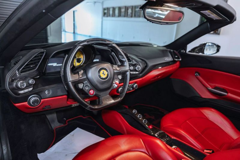 https://imagesdl.dealercenter.net/800/600/202505-caa29fa58e7c42dc9c184a586308b221.jpg