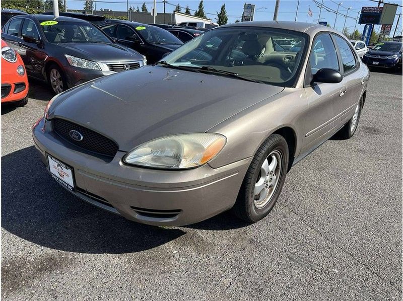2006 Ford Taurus SE
