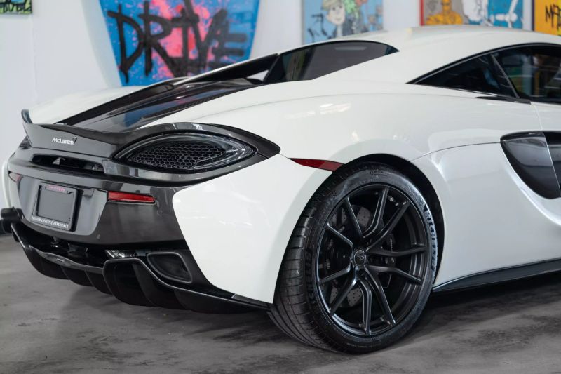 https://imagesdl.dealercenter.net/800/600/202505-d99c2e17f6c74512ad97d4aed819728c.jpg