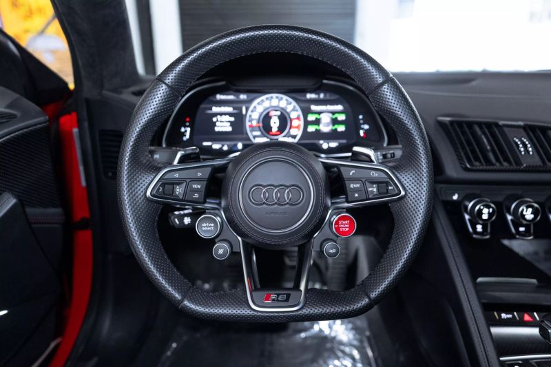 https://imagesdl.dealercenter.net/800/600/202505-e1a2380951df4767b4b8a2c436d1e8e0.jpg