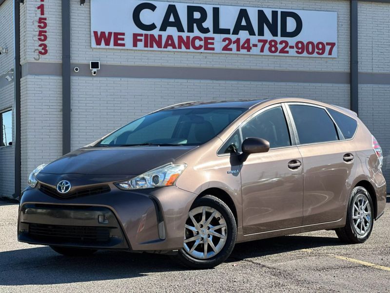 2015 Toyota Prius v Five