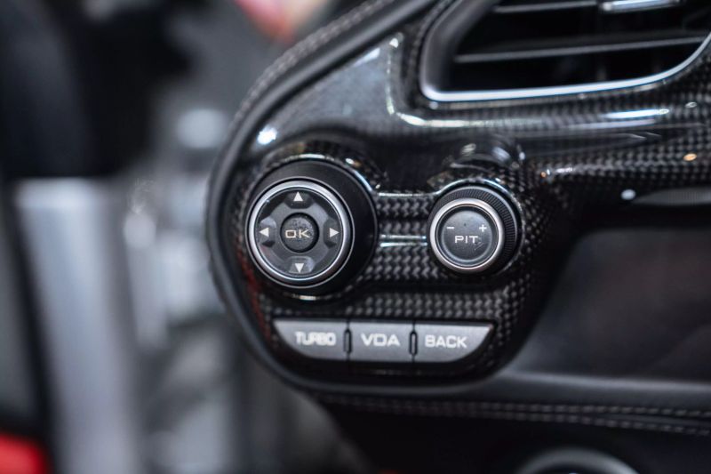 https://imagesdl.dealercenter.net/800/600/202505-eb6fc7ec7ec94a818186af127ff3919c.jpg