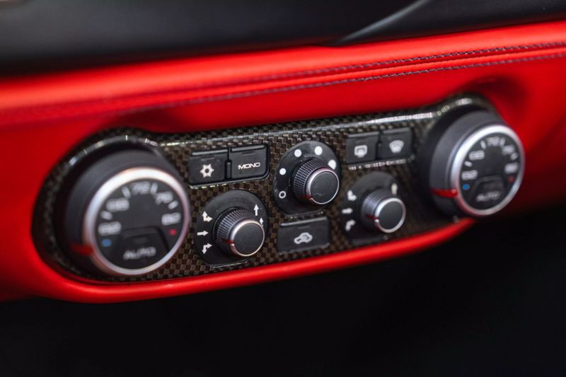 https://imagesdl.dealercenter.net/800/600/202505-f1ca888d54a5480aa6d241fe359ea682.jpg