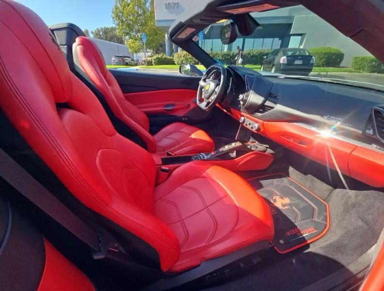 https://imagesdl.dealercenter.net/800/600/202505-fcff1aca801948399b741a1fd5e3dca6.jpg