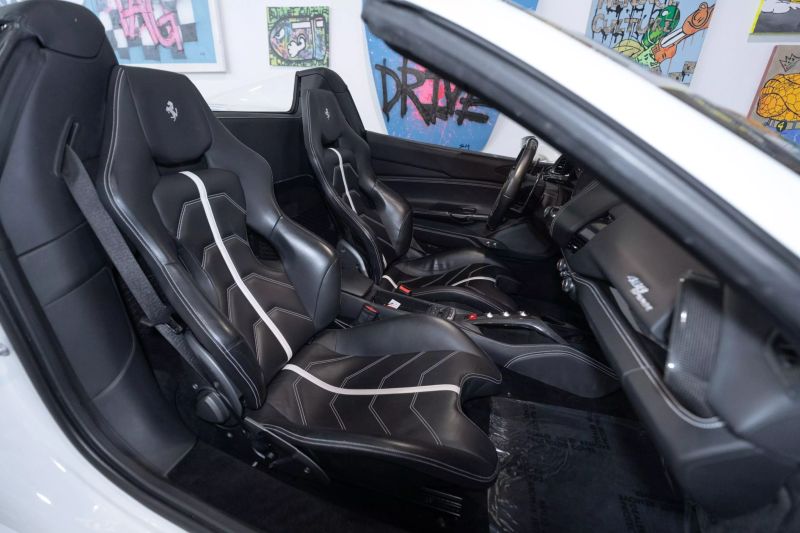 https://imagesdl.dealercenter.net/800/600/202505-fd3c15693c2347ed8ed403f32b8f6d57.jpg