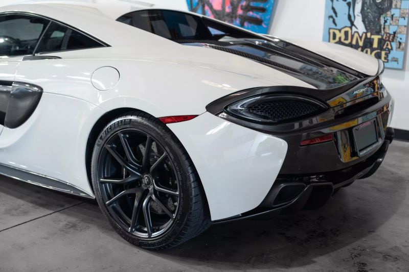 https://imagesdl.dealercenter.net/800/600/202505-ffb2c5dda3a64abe805fd330db9a0cb2.jpg