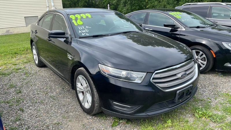 2016 Ford Taurus SEL