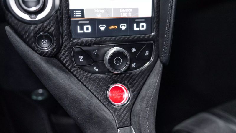 https://imagesdl.dealercenter.net/800/600/202506-0dfe719e4a8a4c8898b2612f01bef1ed.jpg