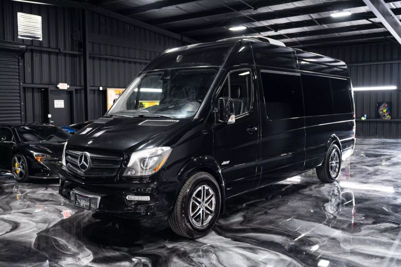 https://imagesdl.dealercenter.net/800/600/202506-124c2bb0ea0d4dd2a4721daf798a08fa.jpg