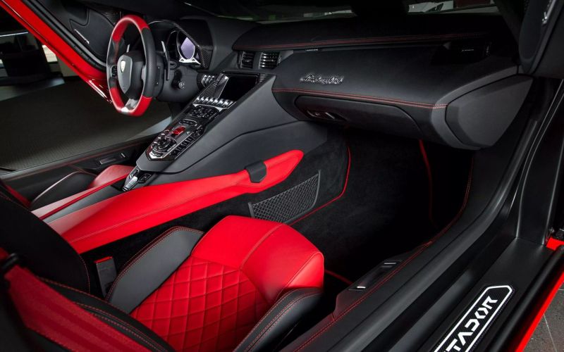 https://imagesdl.dealercenter.net/800/600/202506-155b0825cad44860875cc66cb7d4cf0b.jpg