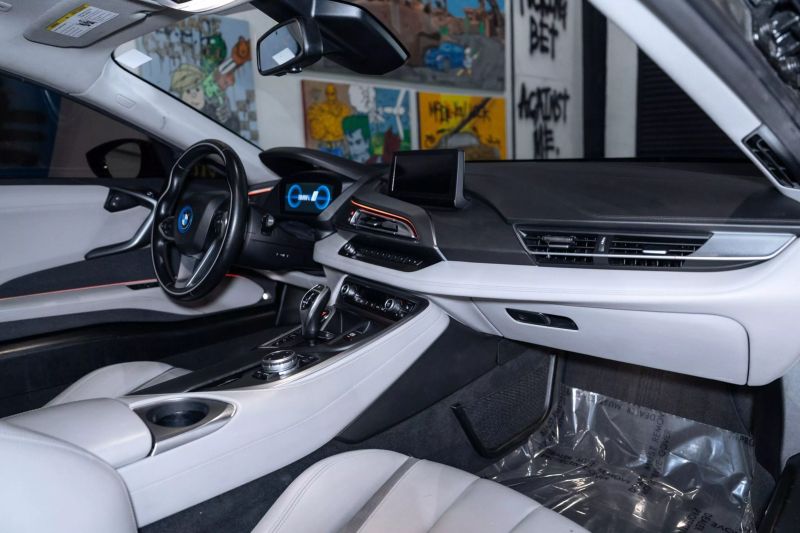 https://imagesdl.dealercenter.net/800/600/202506-15ac26d839a14a828336e82853ca2681.jpg