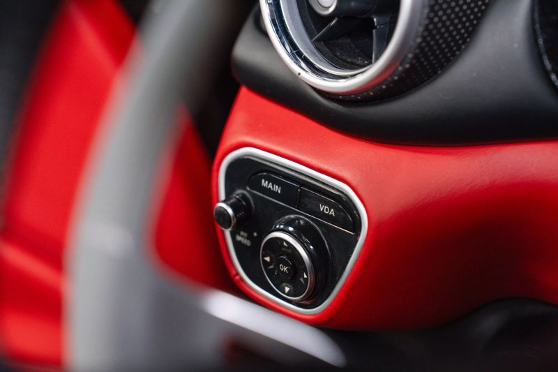 https://imagesdl.dealercenter.net/800/600/202506-18c0b30b4ccc4214a6c689e46df98832.jpg