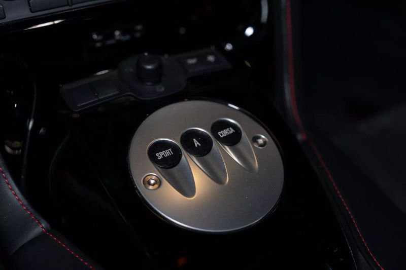 https://imagesdl.dealercenter.net/800/600/202506-18f49c25e44a4698939bdb05298497b4.jpg