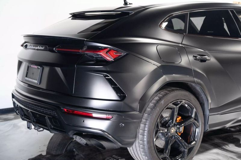 https://imagesdl.dealercenter.net/800/600/202506-1b64ffb66c28423a802d34f62927c7fc.jpg