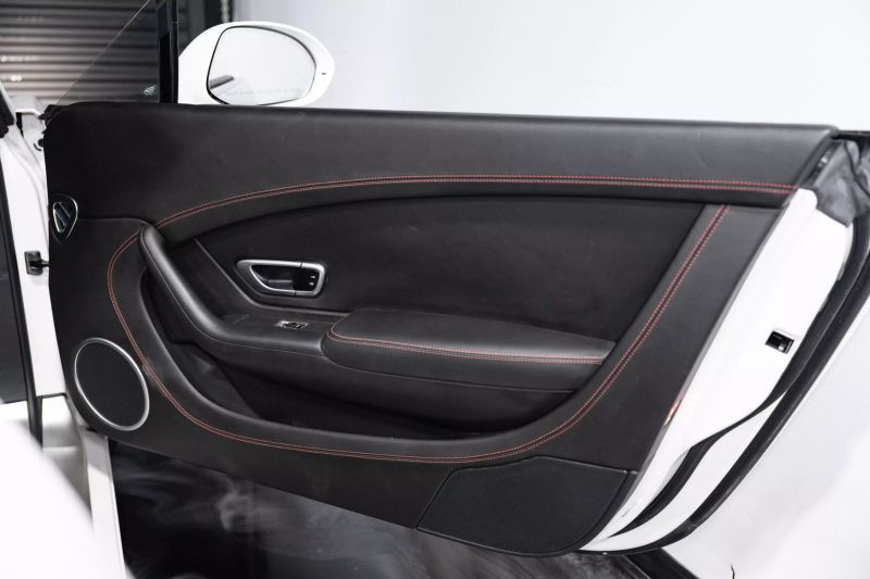 https://imagesdl.dealercenter.net/800/600/202506-1e38fbe349ff4418b19b23b8d1524410.jpg