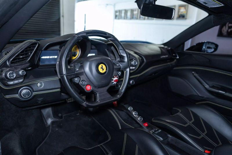 https://imagesdl.dealercenter.net/800/600/202506-21205845dc154897ab17b9aa1e5e261e.jpg
