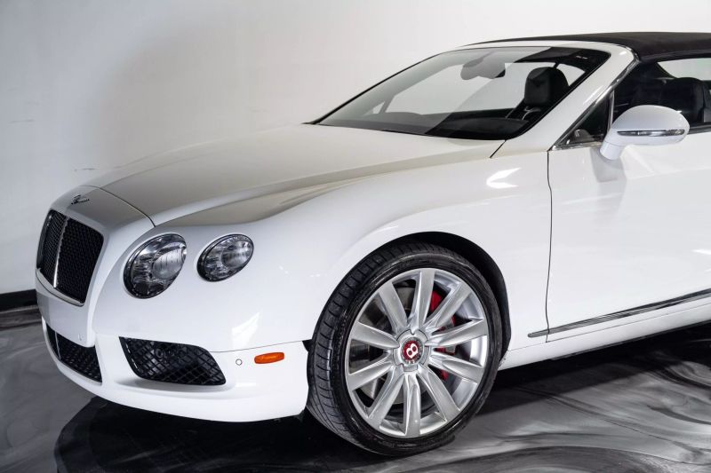 https://imagesdl.dealercenter.net/800/600/202506-21eee6d7726343f2857f5cd3cc7ba3c6.jpg