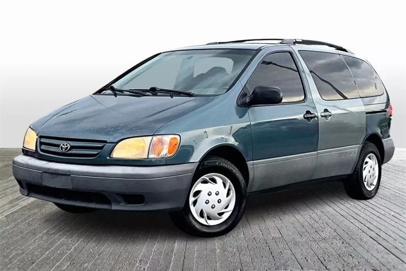 2001 Toyota Sienna LE