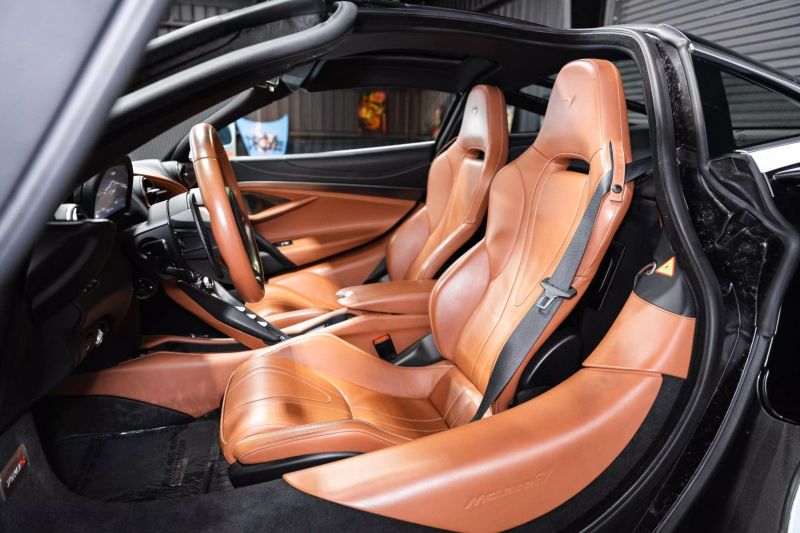 https://imagesdl.dealercenter.net/800/600/202506-25fcac5a965048c4a2449079ab7b709c.jpg