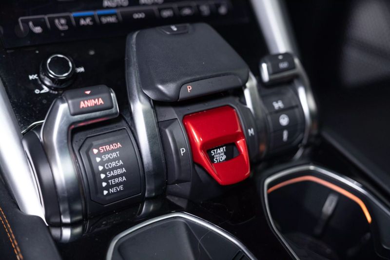 https://imagesdl.dealercenter.net/800/600/202506-28f540f22ffa4991b6d91c54662966b5.jpg