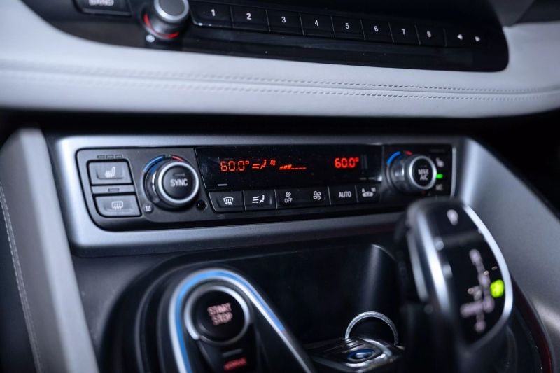 https://imagesdl.dealercenter.net/800/600/202506-2a81d3ba88124be48038146ff11aaf94.jpg