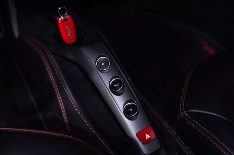https://imagesdl.dealercenter.net/800/600/202506-2d254f5af7914b5581c2908149088e2f.jpg