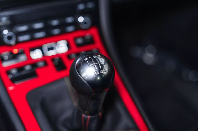 https://imagesdl.dealercenter.net/800/600/202506-2f4eac7b21084ca0b491bb97d39fb019.jpg