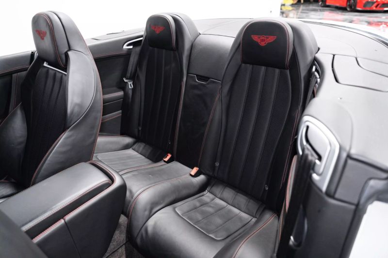 https://imagesdl.dealercenter.net/800/600/202506-30e46c9c68e64a61959d3f360bf627c3.jpg