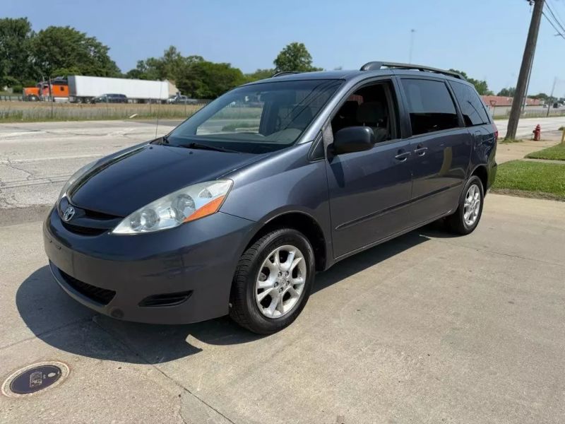 2006 Toyota Sienna LE 7 Passenger