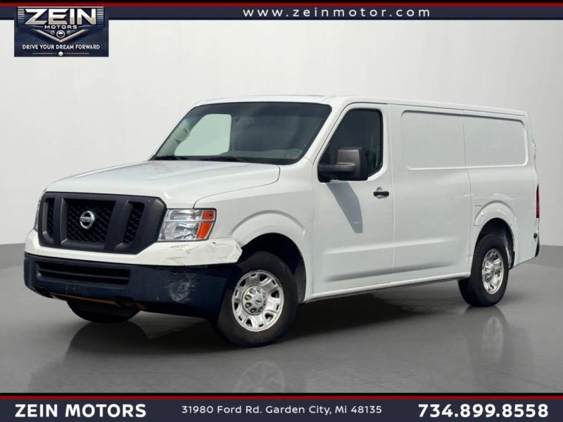 2016 Nissan NV SV