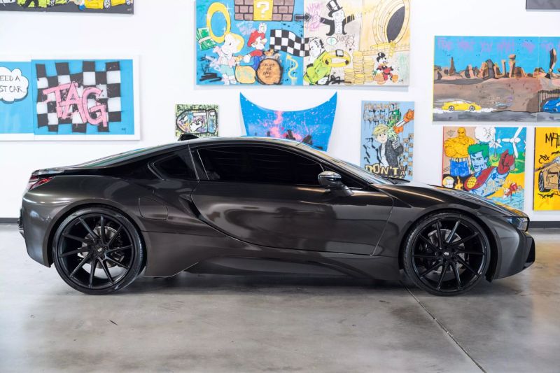 https://imagesdl.dealercenter.net/800/600/202506-34a39fcd47e64b79b3ba0b172083fd83.jpg