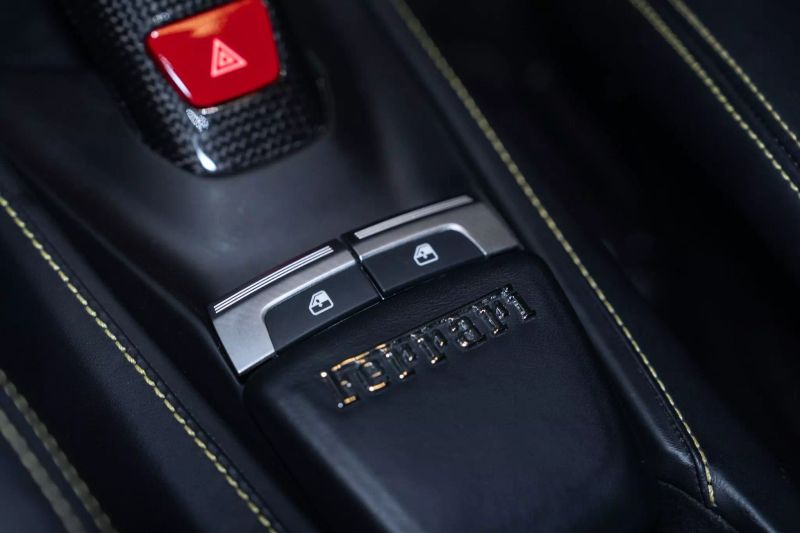 https://imagesdl.dealercenter.net/800/600/202506-386450711f6e46fda0cb56dbb3945119.jpg