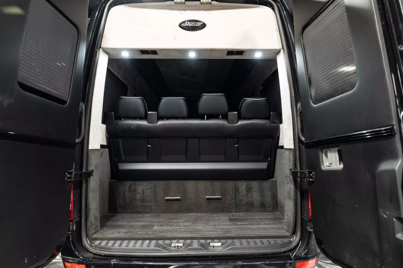 https://imagesdl.dealercenter.net/800/600/202506-3bbedc2a12414c8ca42a1a8e45bf33b5.jpg