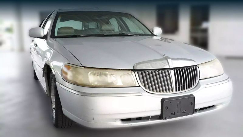 1998 Lincoln Town Car Executive