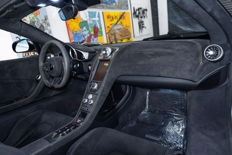 https://imagesdl.dealercenter.net/800/600/202506-3d367d317b8a4a389493c580e8b03cee.jpg