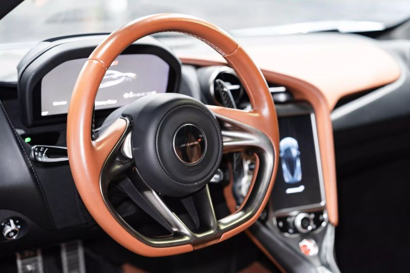 https://imagesdl.dealercenter.net/800/600/202506-410e22dc19714053905f6cc4962bd3ac.jpg