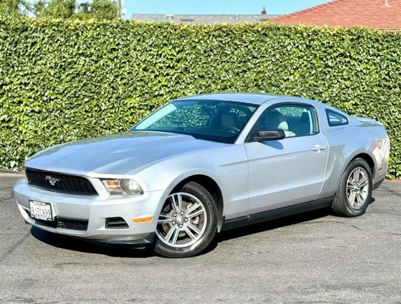 2011 Ford Mustang Premium