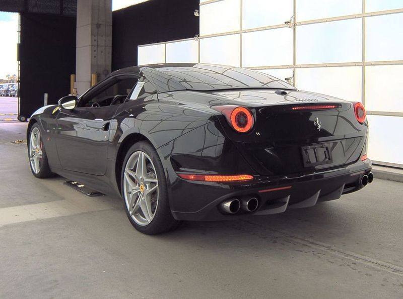 https://imagesdl.dealercenter.net/800/600/202506-45c4d1b622584a71b536937233577a3d.jpg