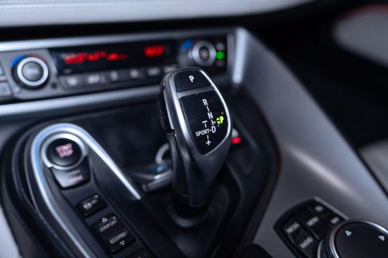 https://imagesdl.dealercenter.net/800/600/202506-4fde9df3d72c483b9e1010195048317c.jpg
