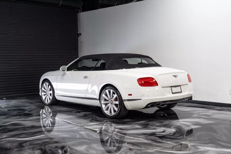 https://imagesdl.dealercenter.net/800/600/202506-542094d83c8a4b6ea0861c994334a000.jpg