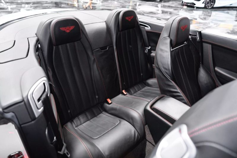 https://imagesdl.dealercenter.net/800/600/202506-55e3d23eb6ce46e383ed88251421f9dc.jpg
