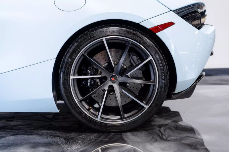 https://imagesdl.dealercenter.net/800/600/202506-5b7b250dd8a443ee8e0c5bc58d5a19a3.jpg