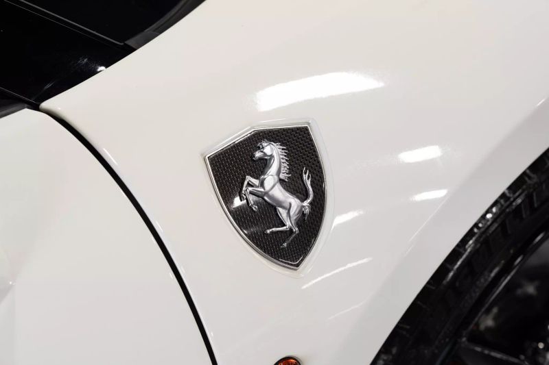 https://imagesdl.dealercenter.net/800/600/202506-5dfe35d486eb478d8f6d0ea1148f7784.jpg