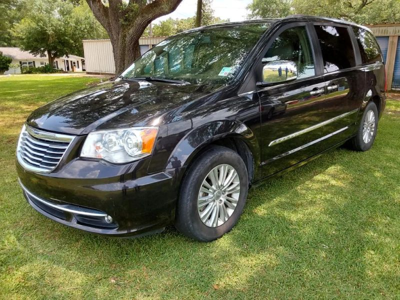2015 Chrysler Town and Country Limited Platinum