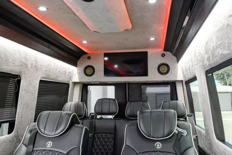 https://imagesdl.dealercenter.net/800/600/202506-608ab66c7e28440db99a3883d020149b.jpg